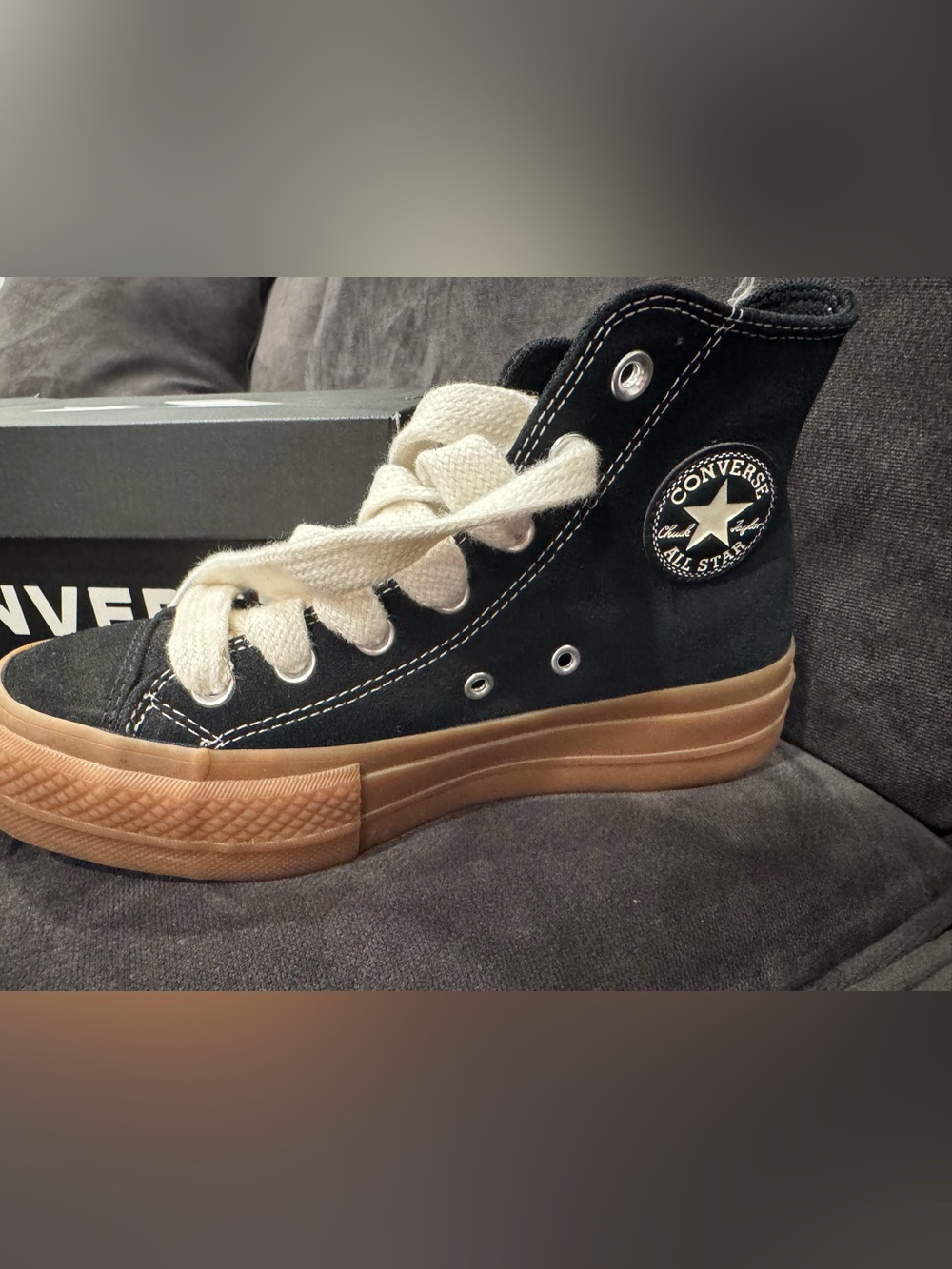 Women's Chuck Taylor All Star High Black Gum Honey Size 6 - Picture 2 of 8